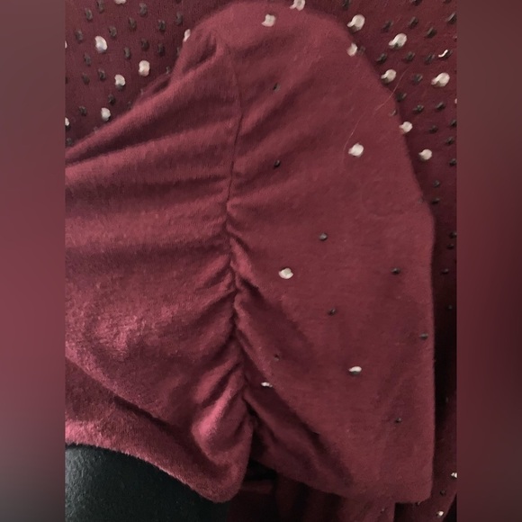 Lane Bryant plus sized cold shoulder burgundy sparkling blouse size 14/16 - Picture 7 of 8